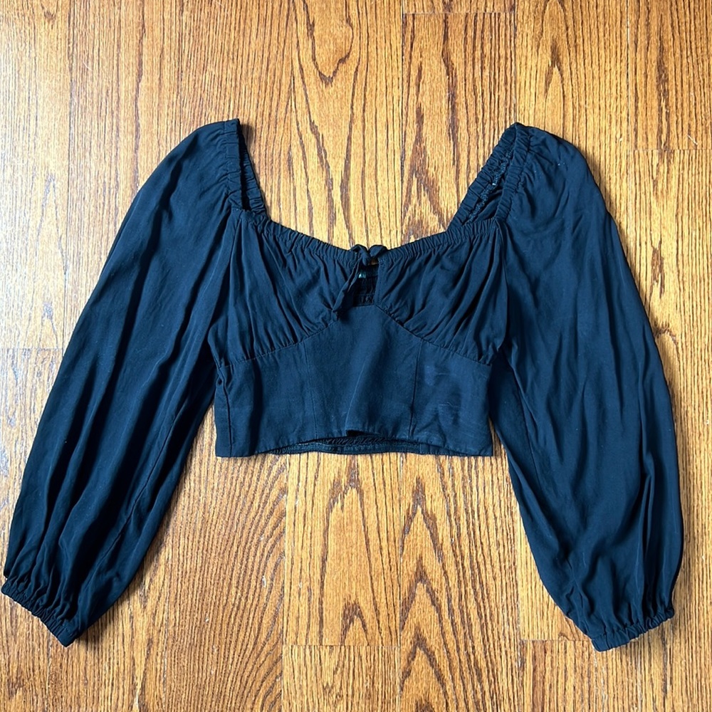 BOUTIQUE Long Sleeve Crop Top